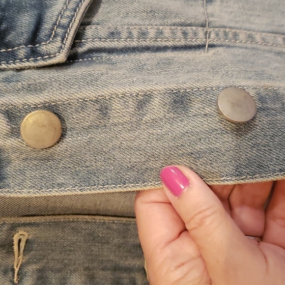 Tobi distressed denim jacket - Picture 7 of 9